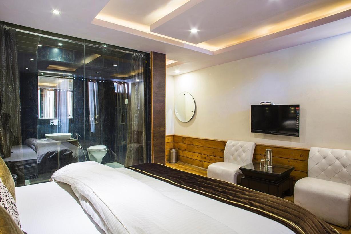 Hotel Sunrise Shimla Exteriör bild